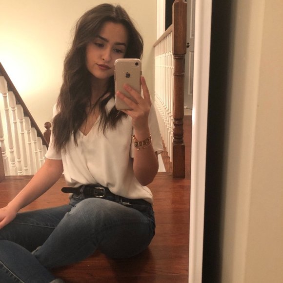 Meet your Posher, Kirsten! - Picture 1 of 4